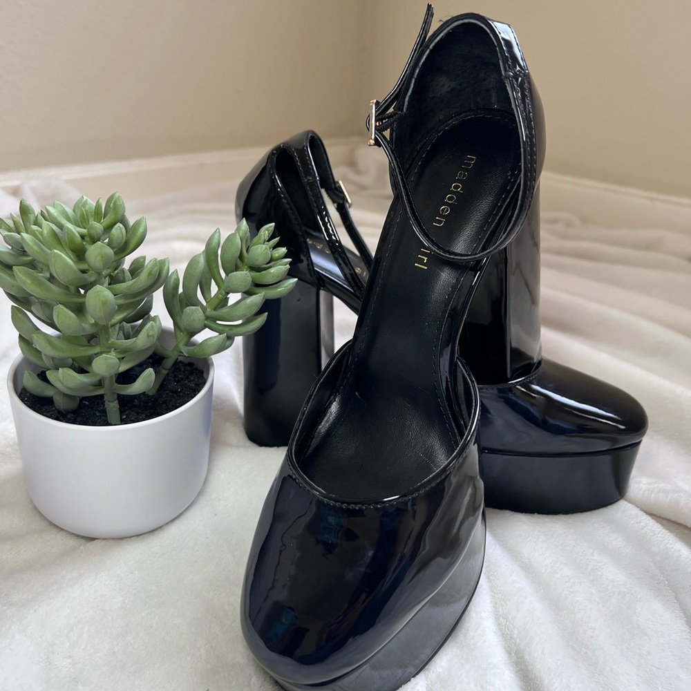 Madden Girl Black Platform Shoes Chunky Heel